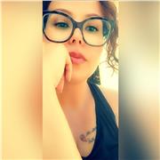 Impartisce lezioni di italiano per stranieri